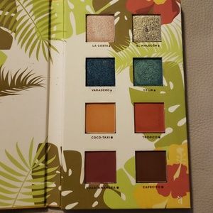 Eye shadow palette